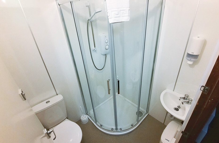 19 Caerketton small shower room
